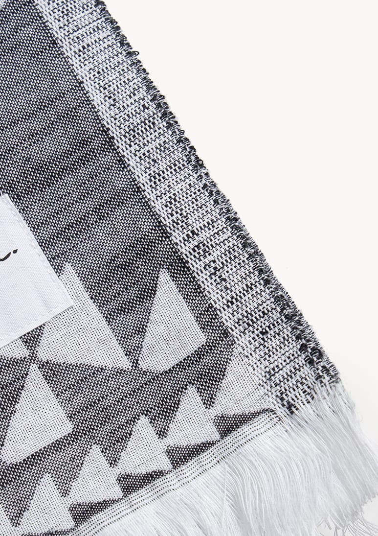 Zipolite Jacquard Beach Towel - Black