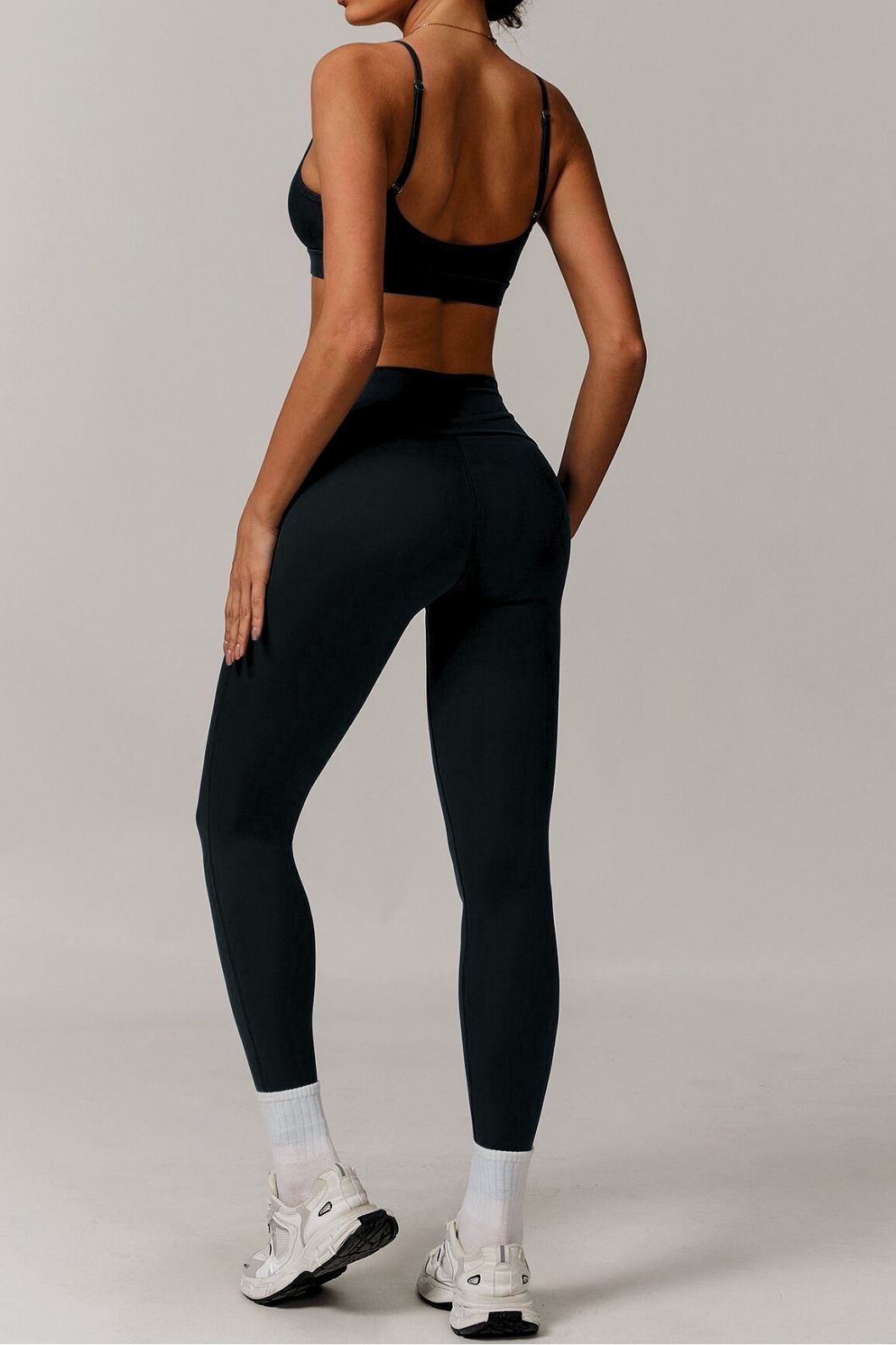Gaia Leggings in Black