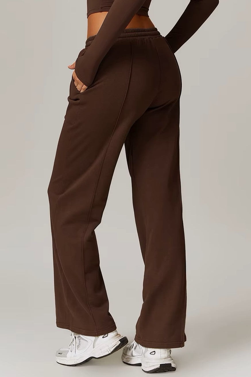 Rhea Sweatpants in Brown