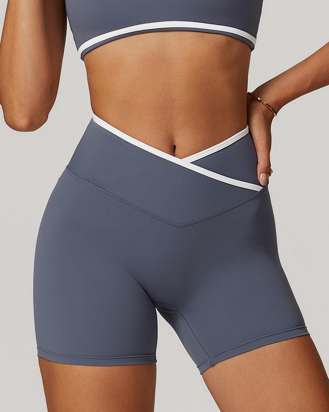 Hera Shorts in Grey
