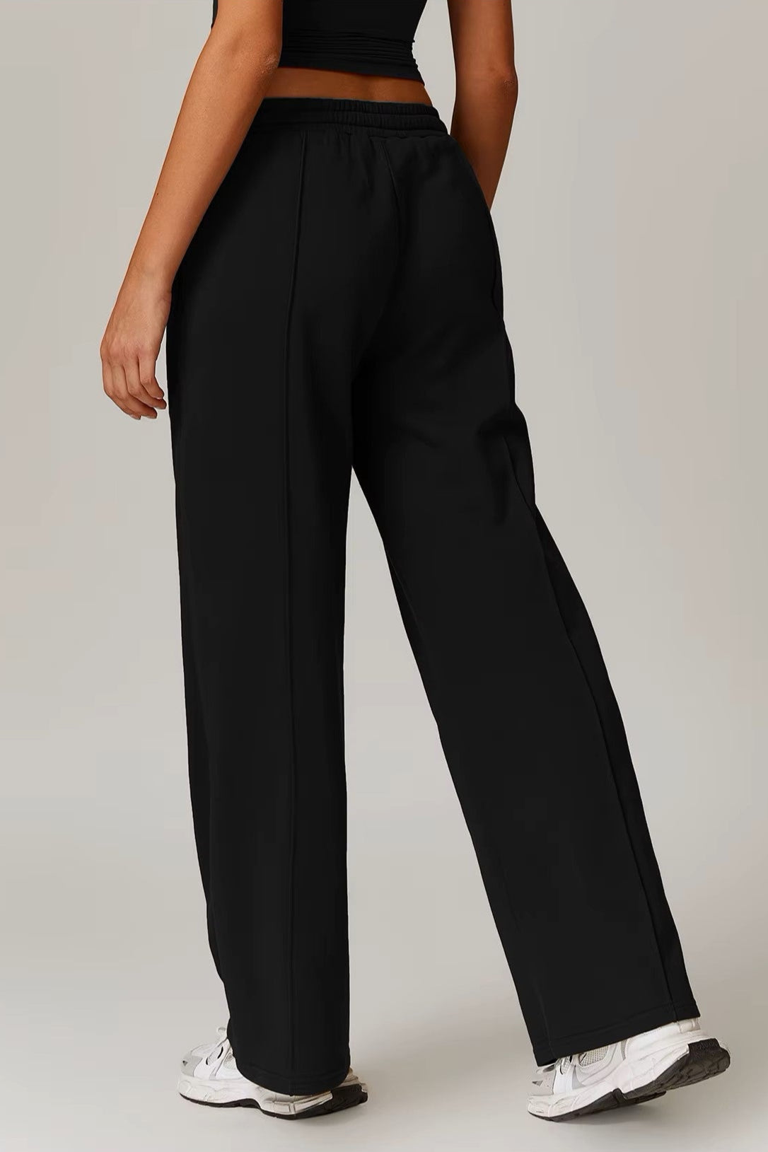 Rhea Sweatpants in Black