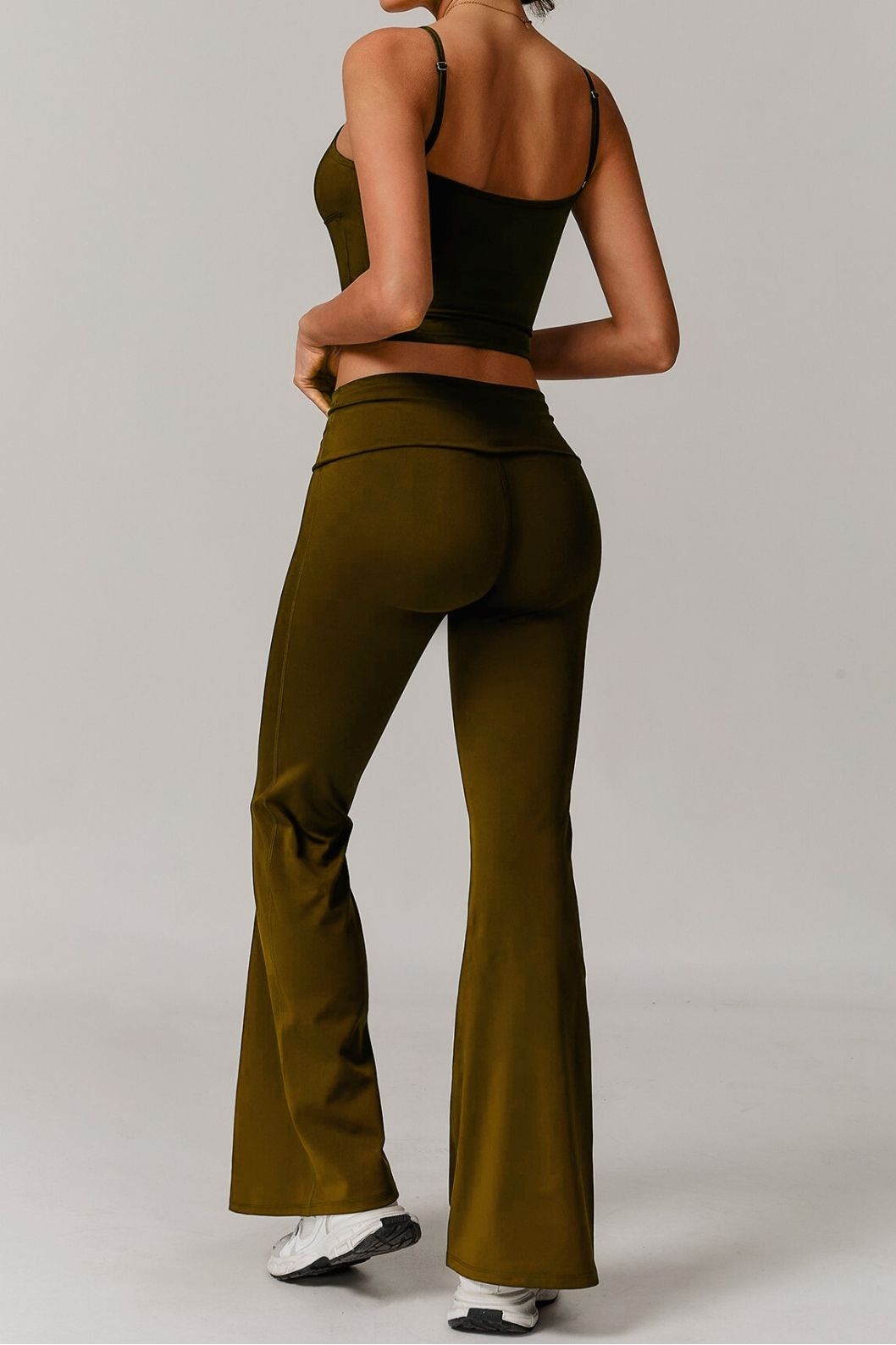 Gaia Top in Moss Brown